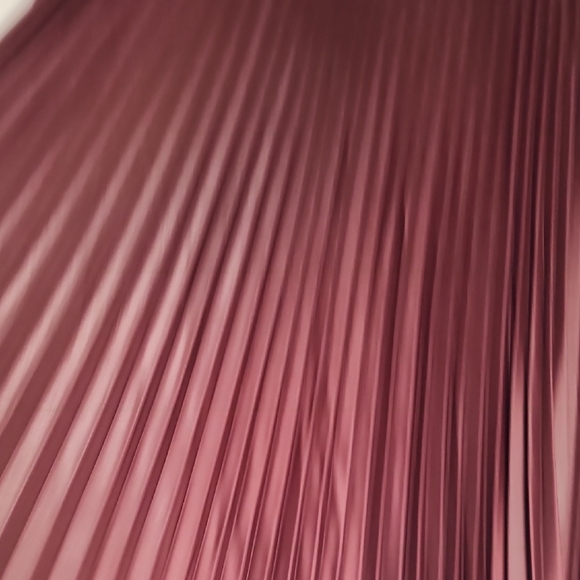 Banana Republic Metallic Burgundy Pleated Midi Skirt Size L - Picture 8 of 14